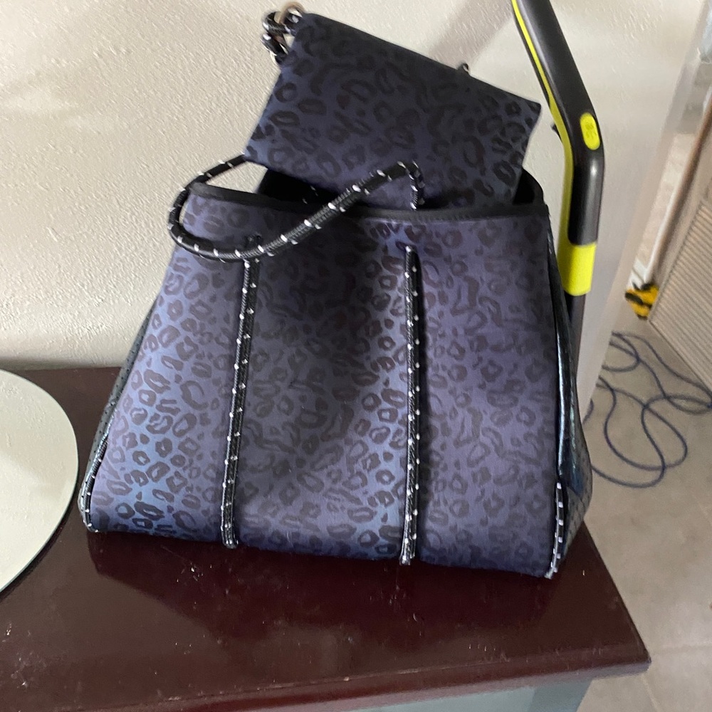 Gorgeous Deep blue and black Animal print bag!